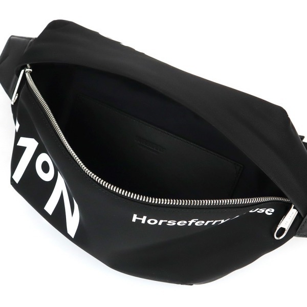 BURBERRY ボディバッグ 黒 保存袋付き Burberry バーバリー ボディ