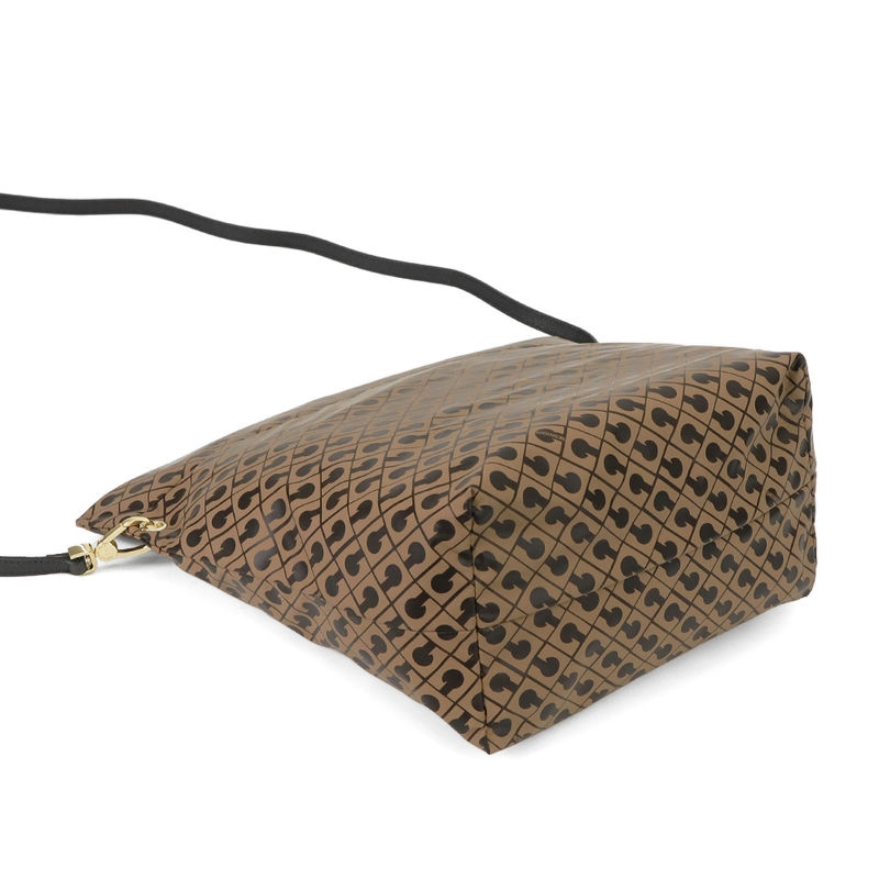 美品✨ゲラルディーニ　ナイロン　ソフティ　ショルダーバッグ　ゴールド金具　黒 GHERARDINI ゲラルディーニ ショルダーバッグ SOFTY ソフティ